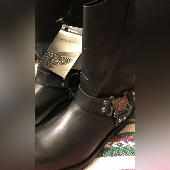 RED - WINGS 🪽BOOTS - Picture 15 of 16